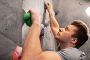 5 Physical benefits of rock climbing